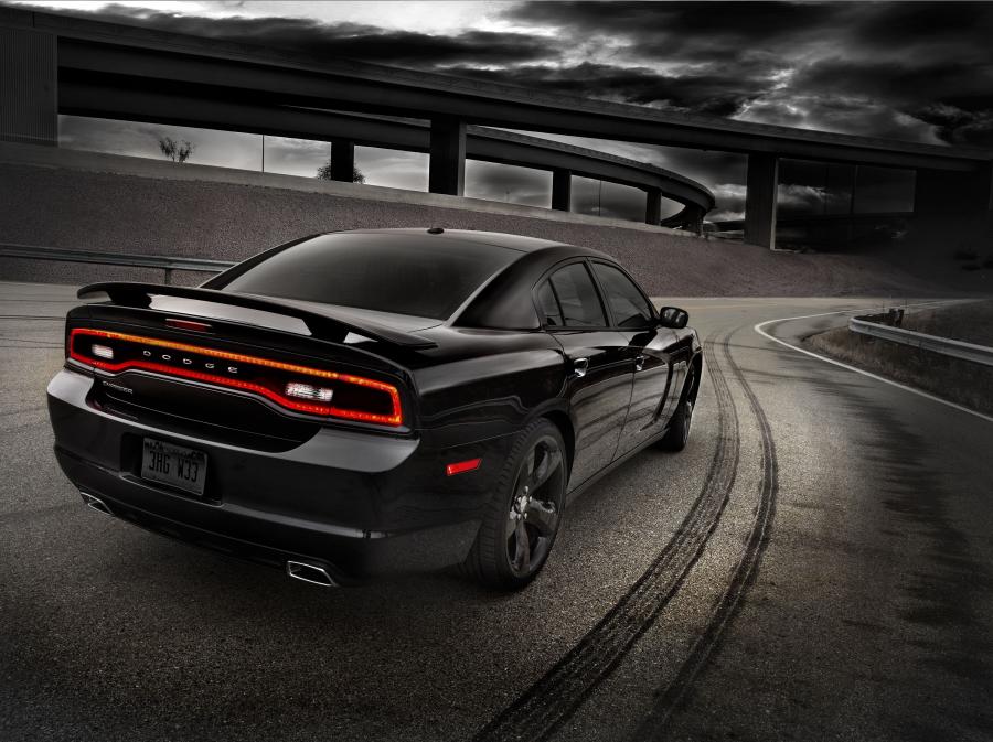  Dodge Charger Blacktop 2012 года  (фото 9 из 17)
